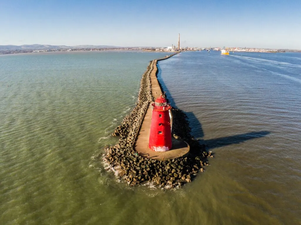 great south wall poolbeg lighthouse
