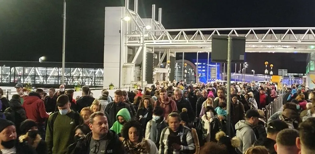 Dublin Airport: chaotic scenes and long Easter queues