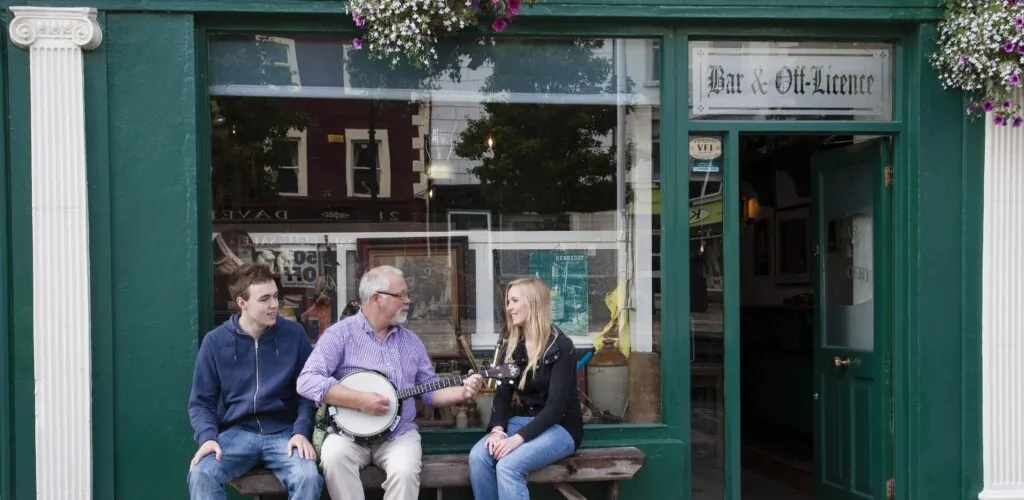 A traditional Irish music session in an Irish pub, where Dirty Old Town is performed - © Stephen Power - Tourism Ireland