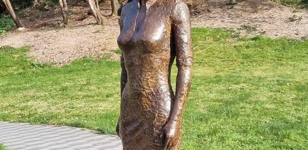 Glengarriff: Maureen O’Hara statue installed, then immediately removed after criticism