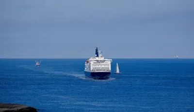 ferry dfds