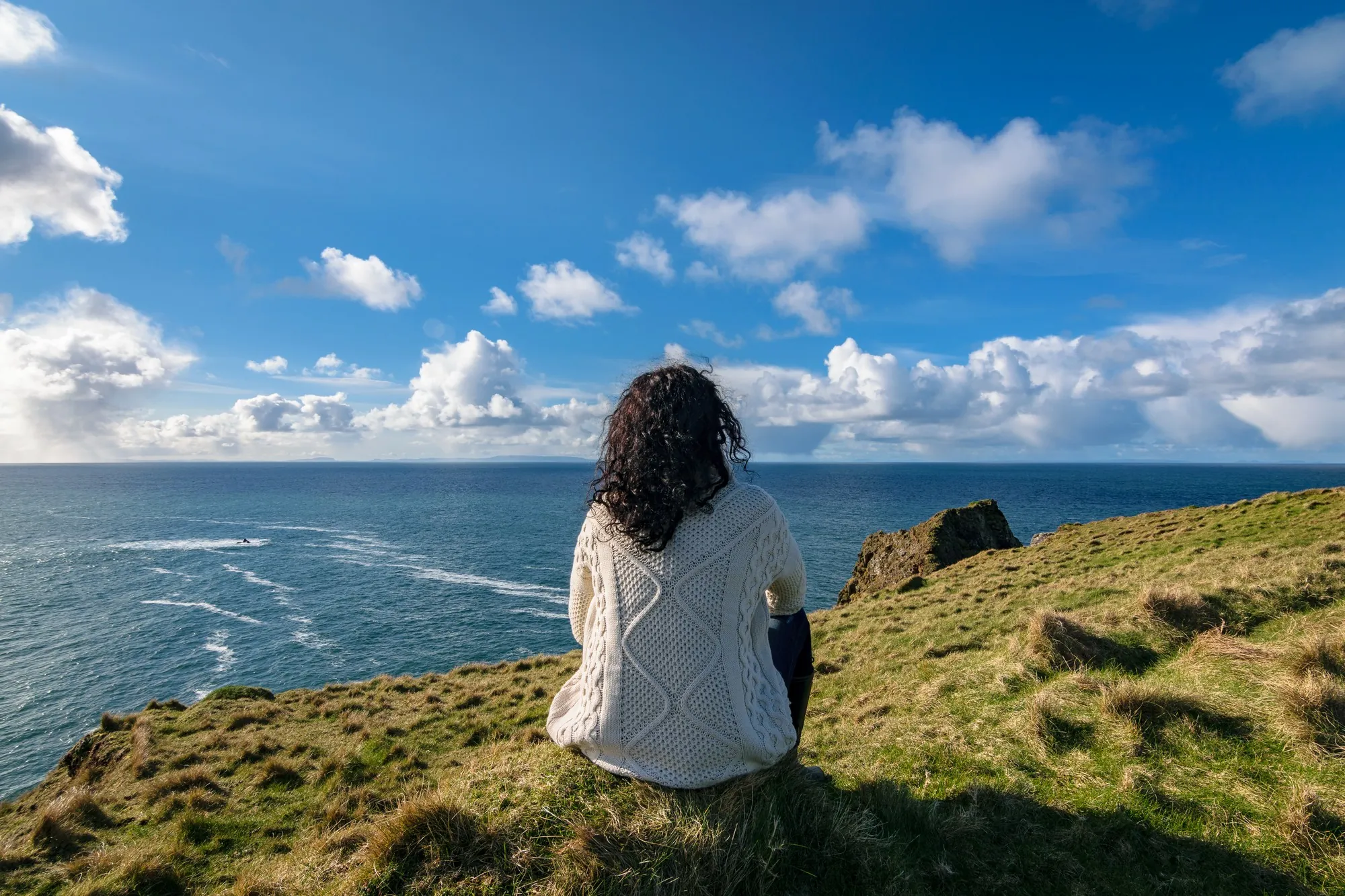 femme voyageant en irlande
