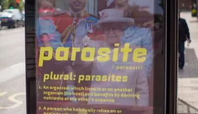 Belfast: Northern Irish protest against the coronation of Charles III with a message in giant letters 1 A poster in London challenging the Royal Family