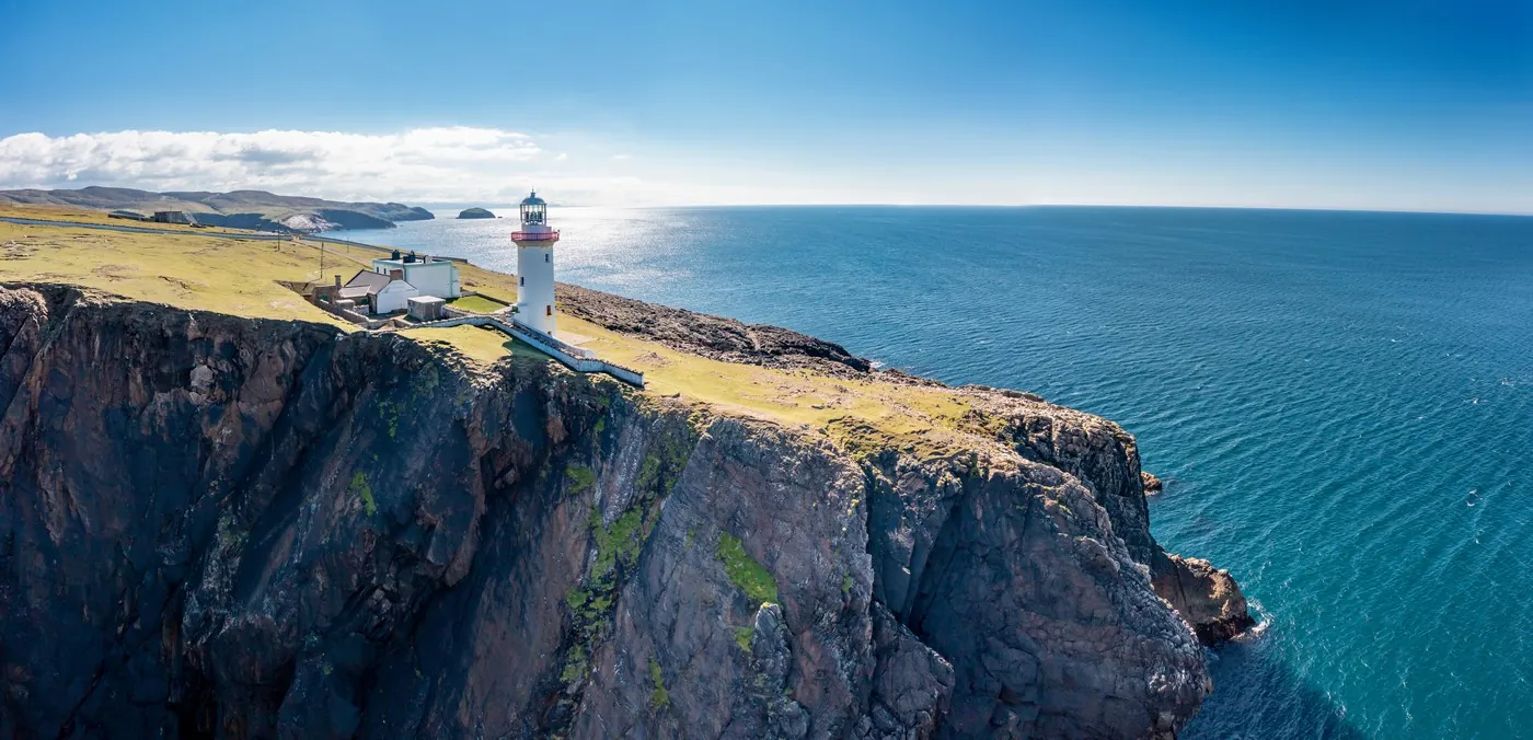 Le Arranmore Island Lighthouse - © Lukassek