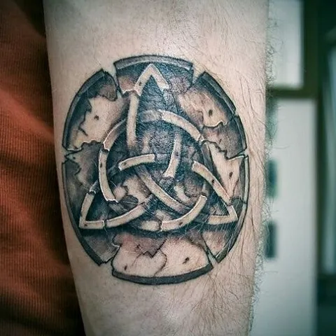 Irish tattoos: the most inspiring ideas 15 tatoo triquetra