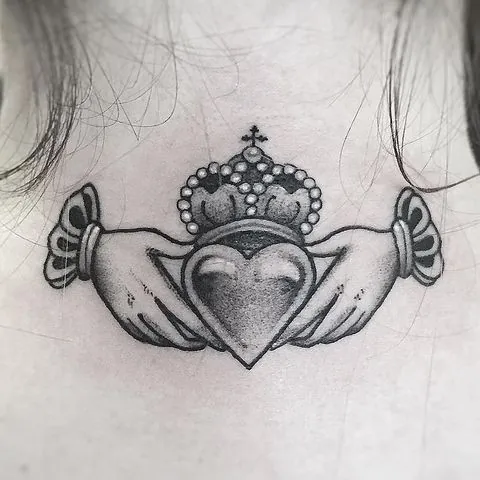Irish tattoos: the most inspiring ideas 24 Tattoo Claddagh