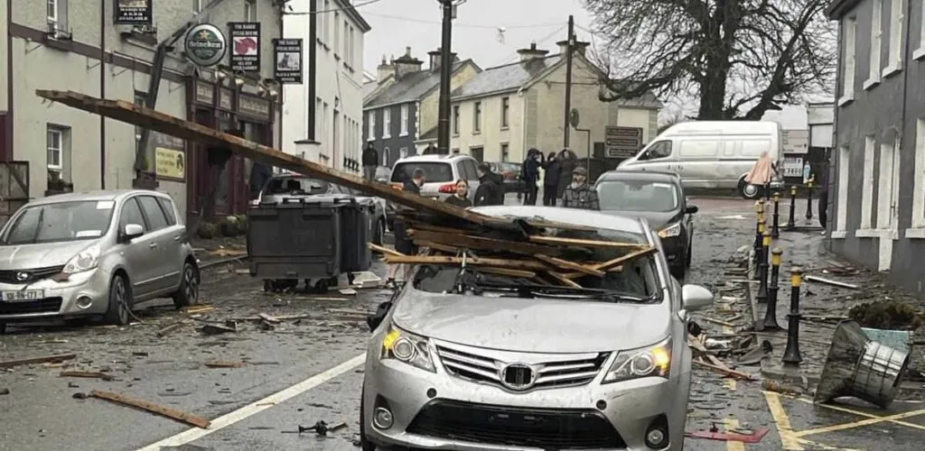 Ireland: the village of Leitrim hit by a tornado