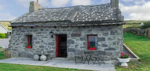 1844 Seascape Cottage Is located on the Wild Atlantic Way