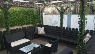 5 mins walk to Carrick – Sleeps 12 – Off road parking – Modern house