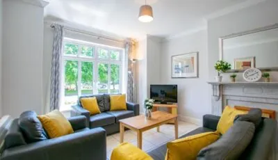 83 – Superb Townhouse by Shortstays
