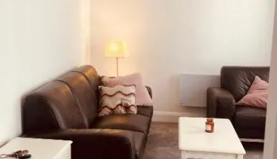 Colton House - Apt 2