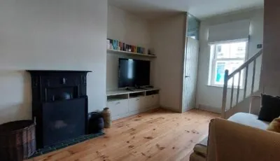 Cosy Home with Office – 10 Mins Stroll to Seafront