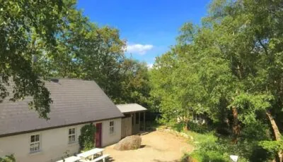 Cottage at the heart of Teapot Lane Glamping