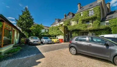 Crescent Close