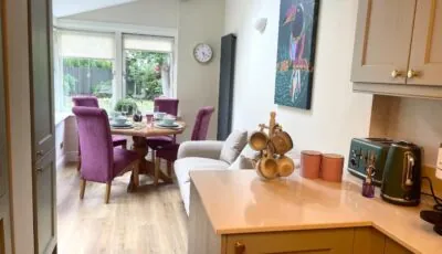 Fashionable Chic Townhouse in D4