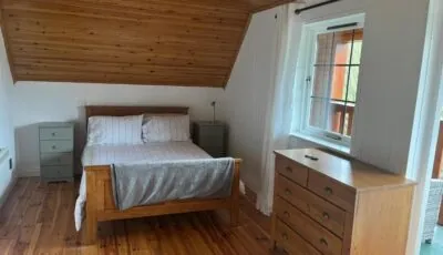 Large Newly Refurbished Lakeside Chalet With Optional Hot Tub & Boat Hire