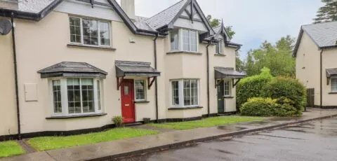 No 4 Lansdowne Village