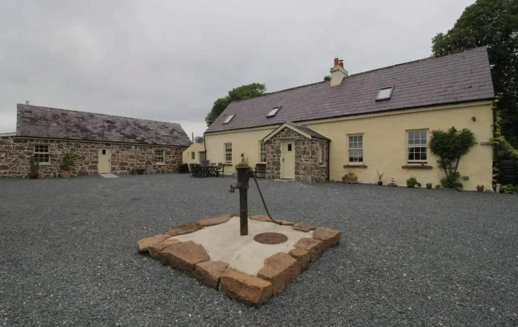 Old Scragg Farm Cottage in the Irish Countryside