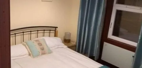 One bed apt in listed Georgian house