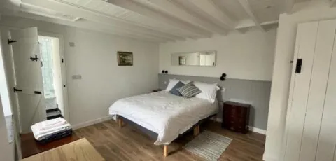 Pier Cottage with private water access to Colla Pier
