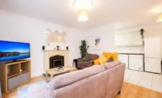 Stylish CITY Centre Townhouse, Sleeps 12 with Parking