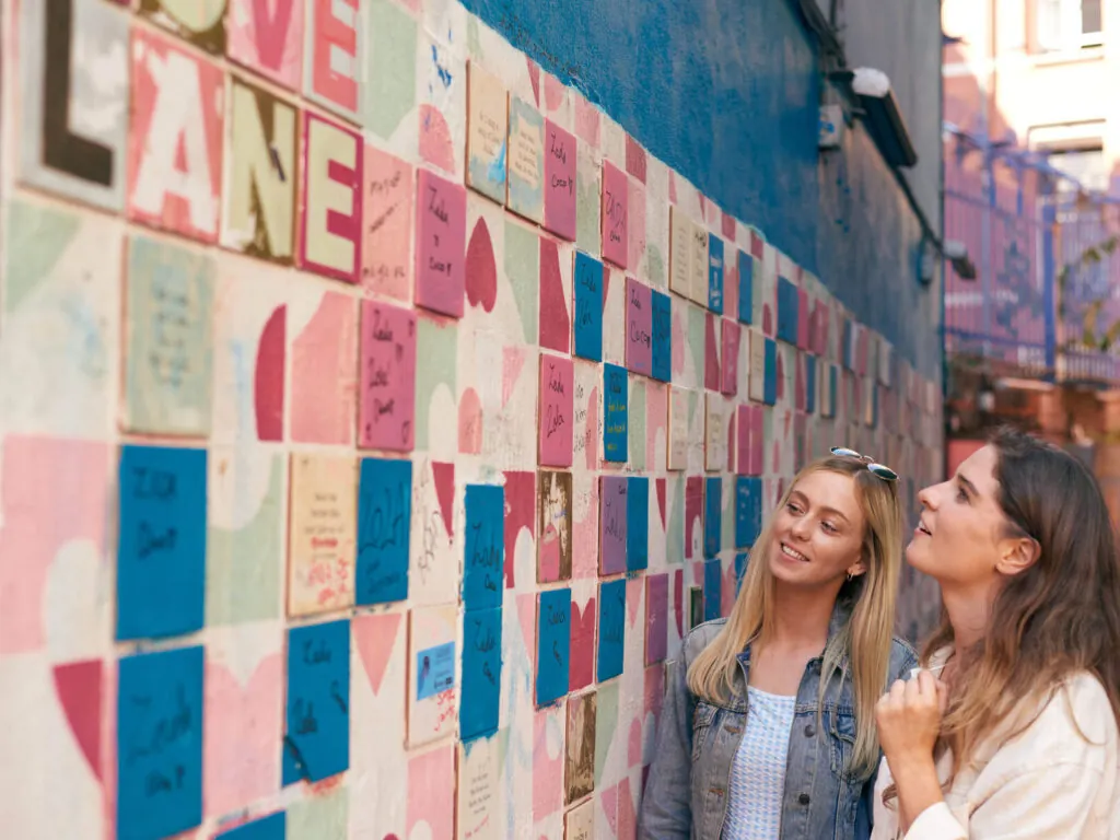 Love Lane at Temple Bar - Fionn McCann - Fáilte Ireland