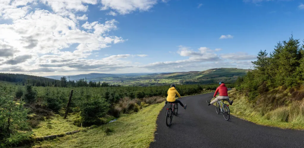 The Digital Window to the Emerald Isle: How Social Media is Redefining the Irish Journey