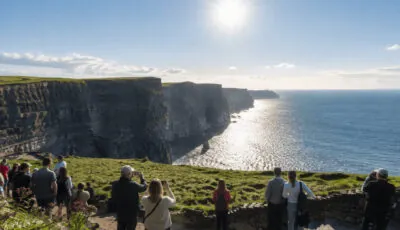 Les Falaises de Moher sous le soleil caniculaire - Go to Ireland.com