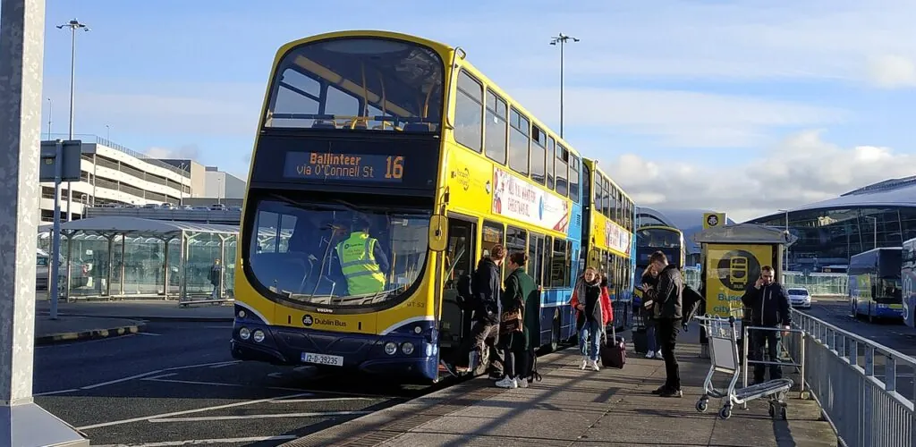 Ireland – In Dublin, a bus driver steals the show from the planes in an amusing video